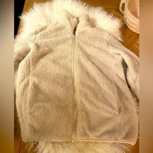 EUC 9/10 Uniqlo men’s Sherpa zip up jacket in Size S!!!